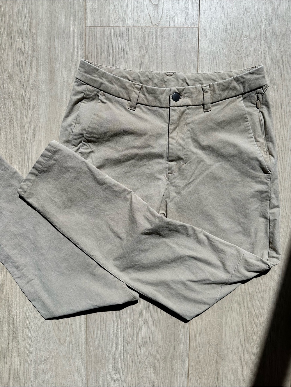 Men's Lululemon Slim Fit ABC pants - Khaki/Tan